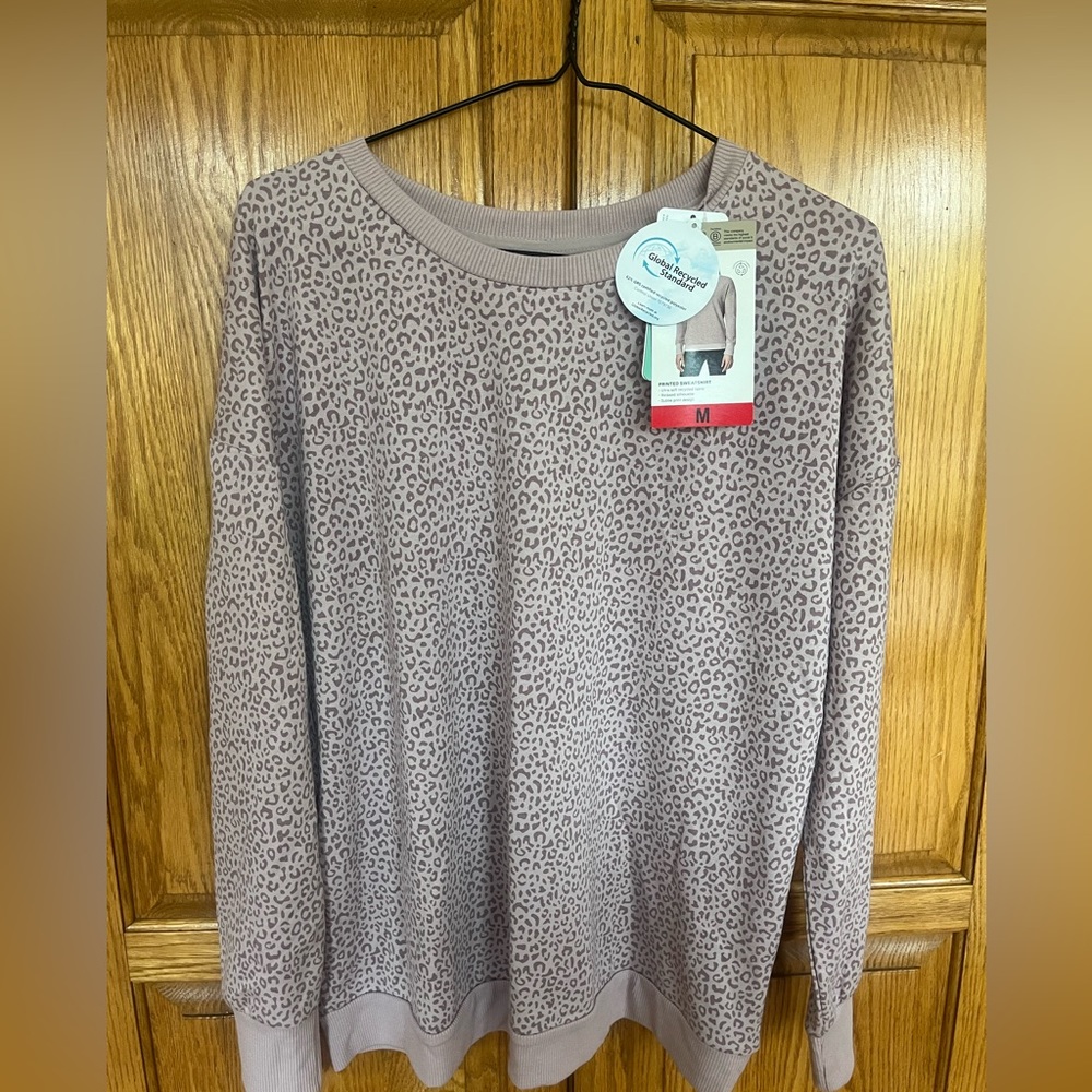 Mondetta womens long sleeve printed pullover top. Size medium. New with tags